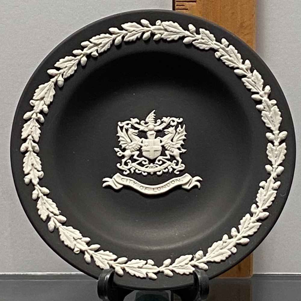 Wedgwood Jasperware London Crest Commemorative Plate